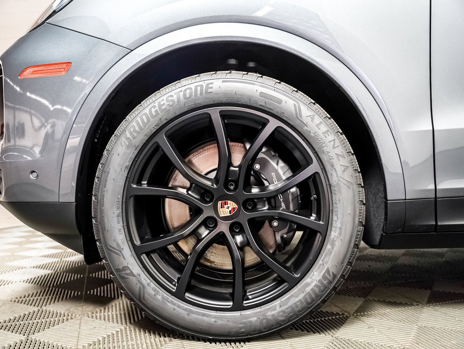 New 2026 VANADIUM GREY Porsche Coupe image 14