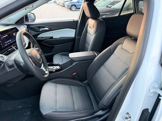 2026 Chevrolet Trax LT - Photo 10