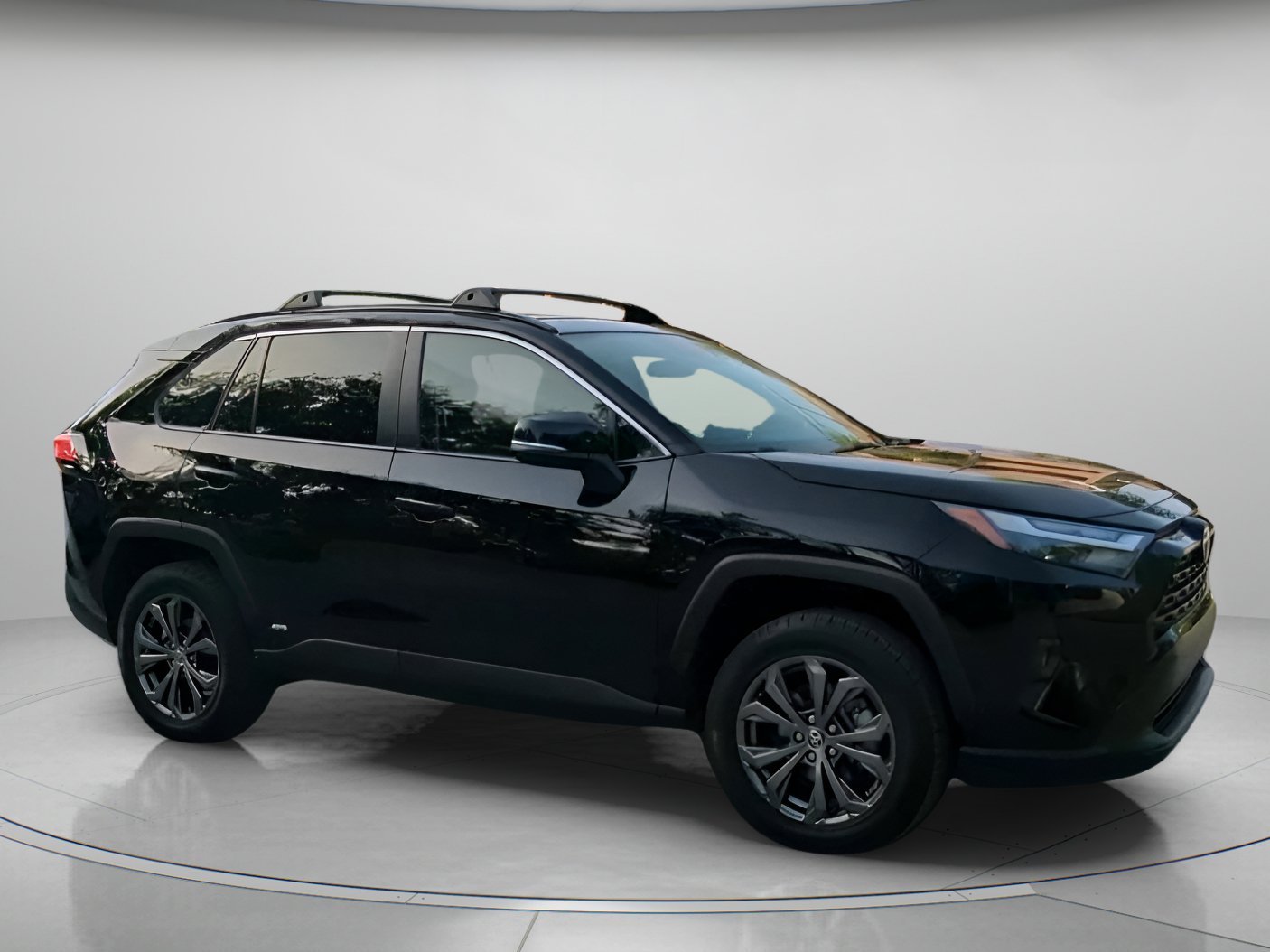Used 2023 Midnight Black Metallic Toyota Hybrid XLE Premium image 34