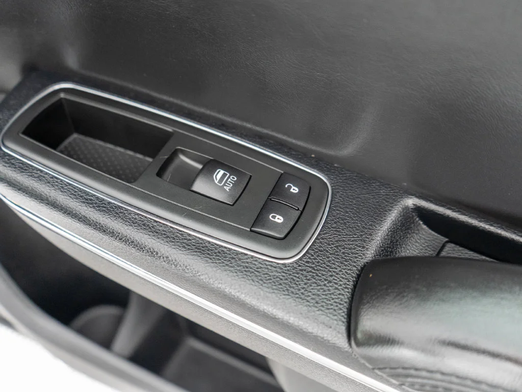 2014 Dodge Charger SE - Photo 9