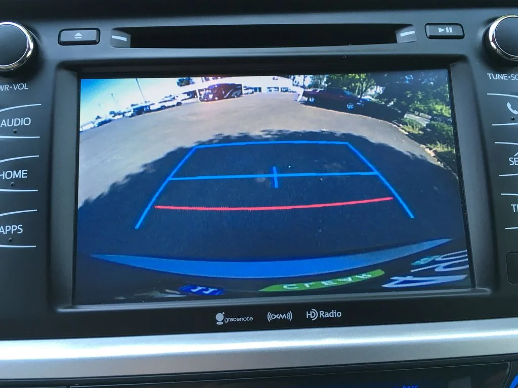 Used 2016 Gray Toyota XLE V6 image 17