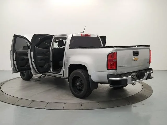 Used 2018 SILVER ICE METALLIC Chevrolet 2WD LT image 13