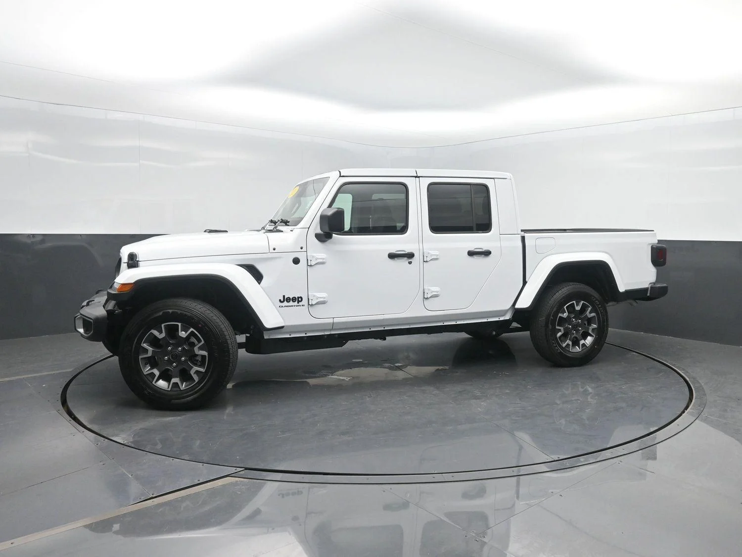 New 2026 Bright White Clear-Coat Exterior Paint Jeep Sahara image 40