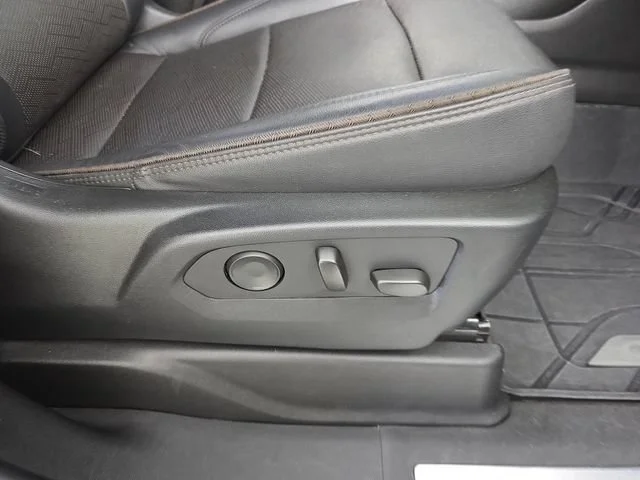 Used 2023 Gray Chevrolet High Country image 32