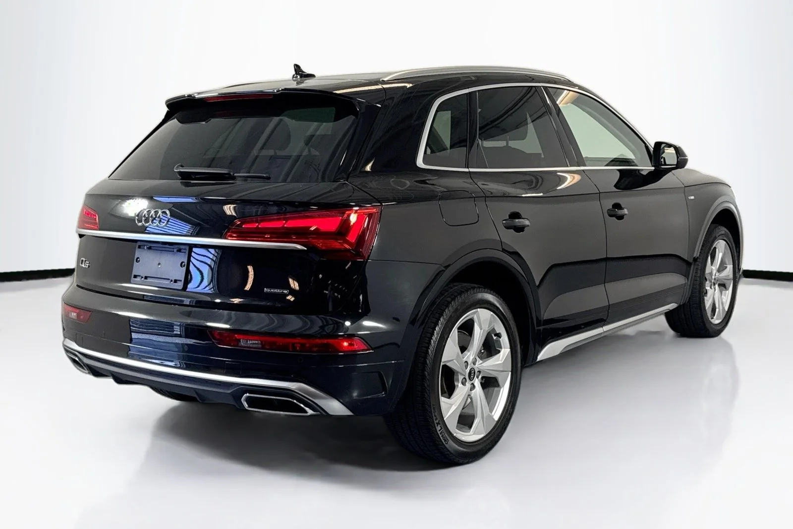 Used 2022 Black Audi S line Premium Plus image 5