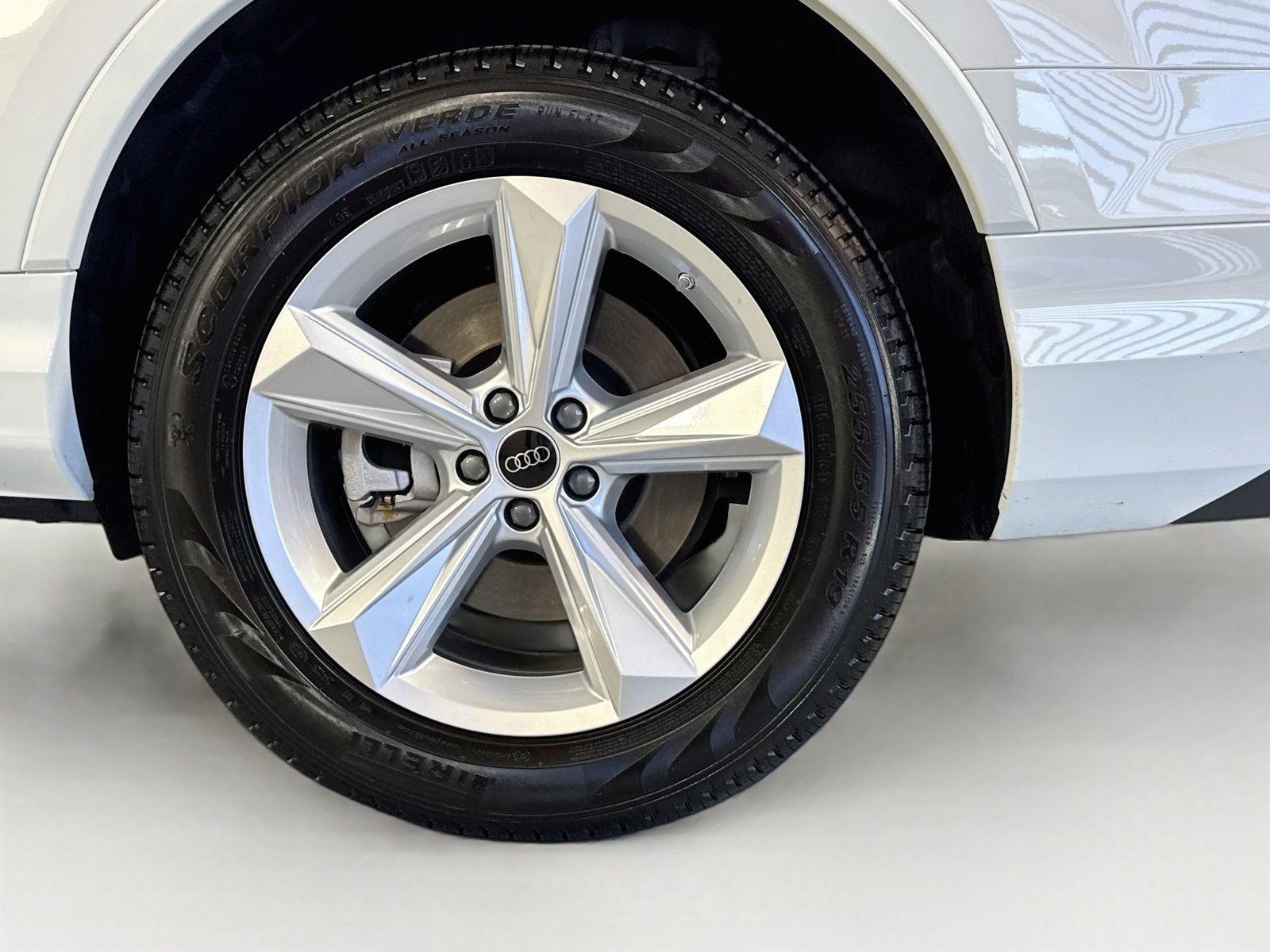 Used 2025 Carrara White Audi Premium image 29