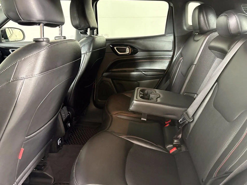 Used 2025 Silver Jeep Trailhawk image 36