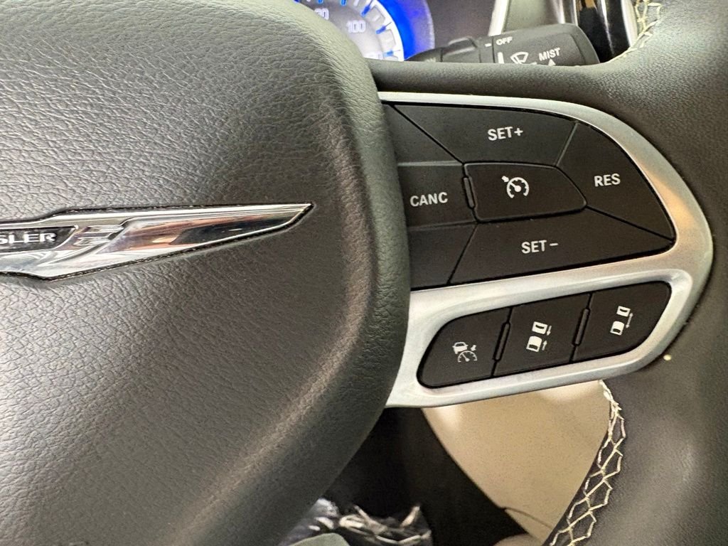 Used 2024 Silver Chrysler Touring L image 24