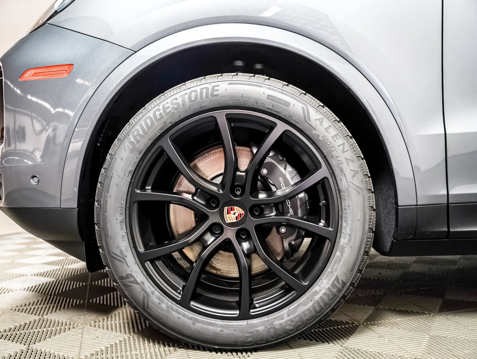 New 2026 VANADIUM GREY Porsche Coupe image 14