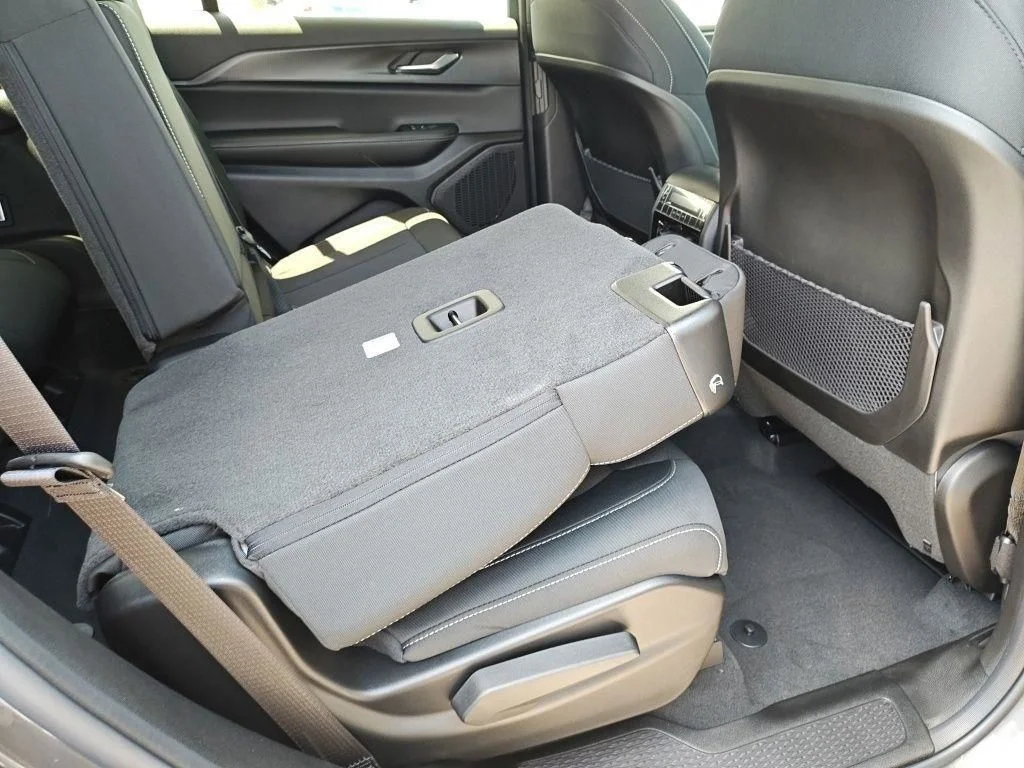 New 2026 Baltic Gray Metallic Clearcoat Jeep Laredo image 34