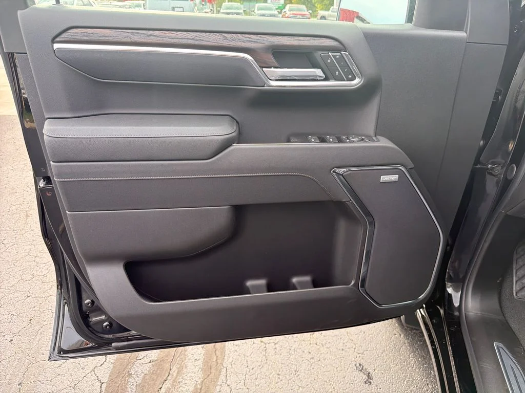 2026 GMC Sierra 1500 SLT - Photo 11