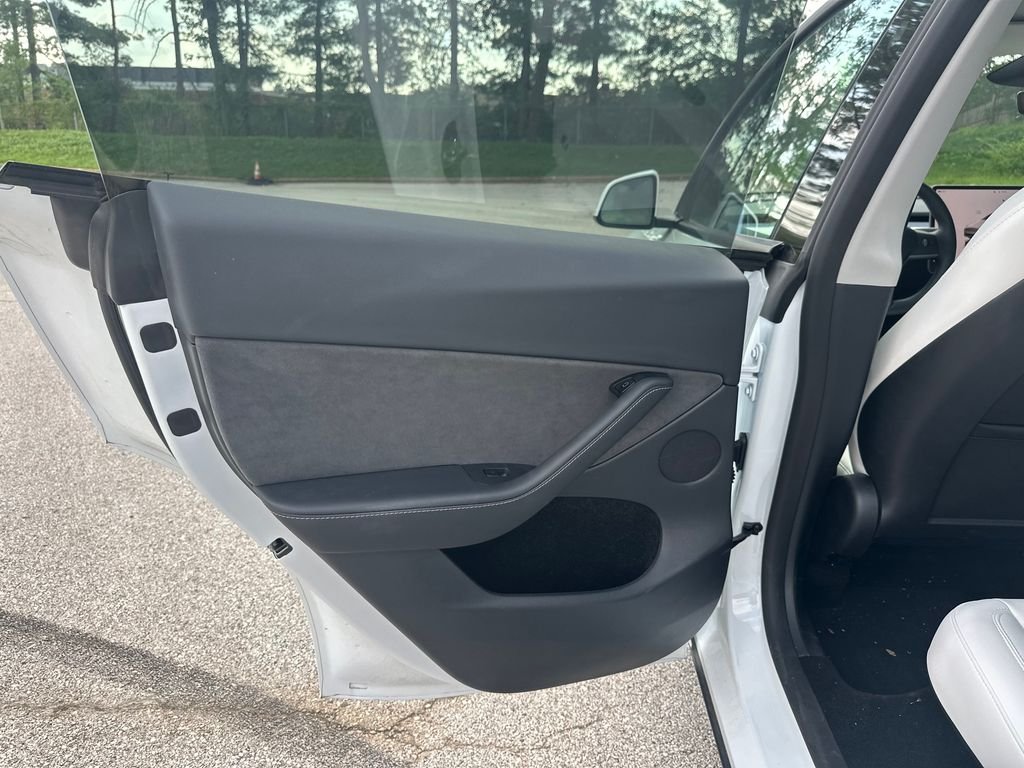 Used 2025  Tesla Long Range image 20