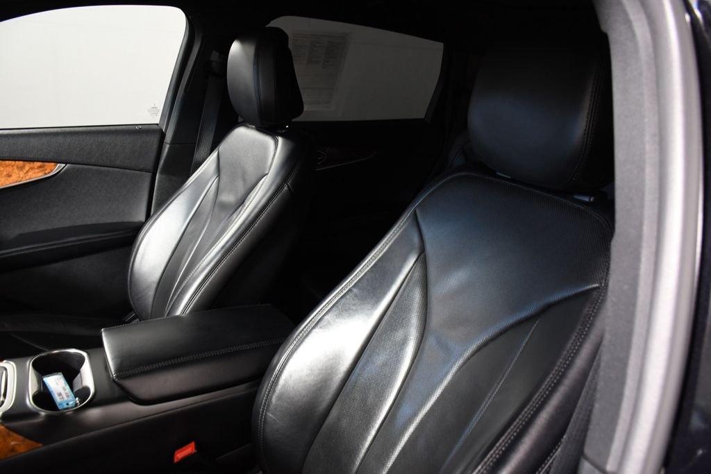 Used 2020 Infinite Black Lincoln Reserve image 17