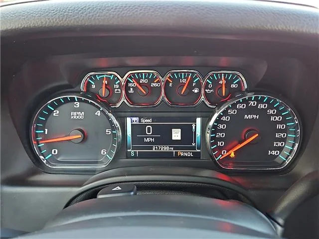 Used 2019 Shadow Gray Met Chevrolet LT 4x4 image 20