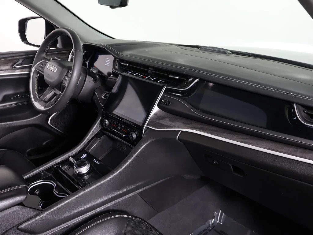 Used 2022 Midnight Jeep 4xe image 34