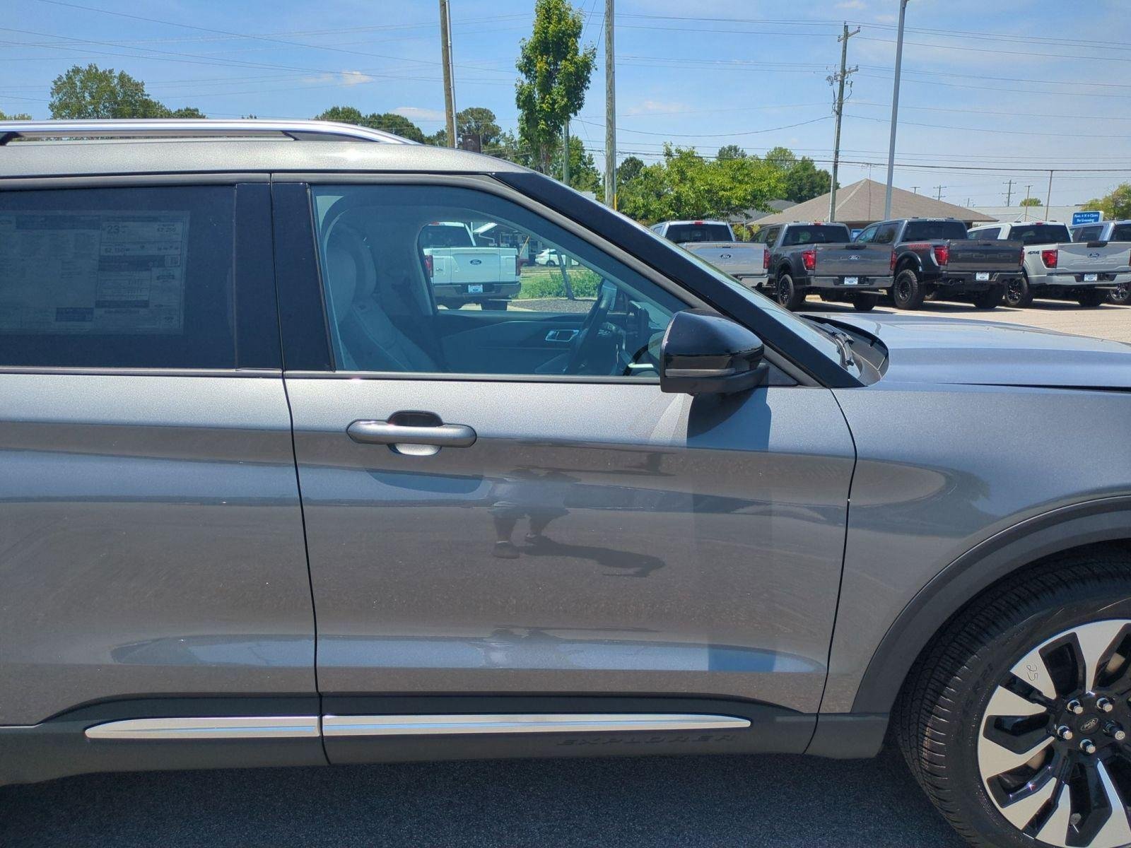 New 2026 Carbonized Gray Metallic Ford Platinum™ image 39