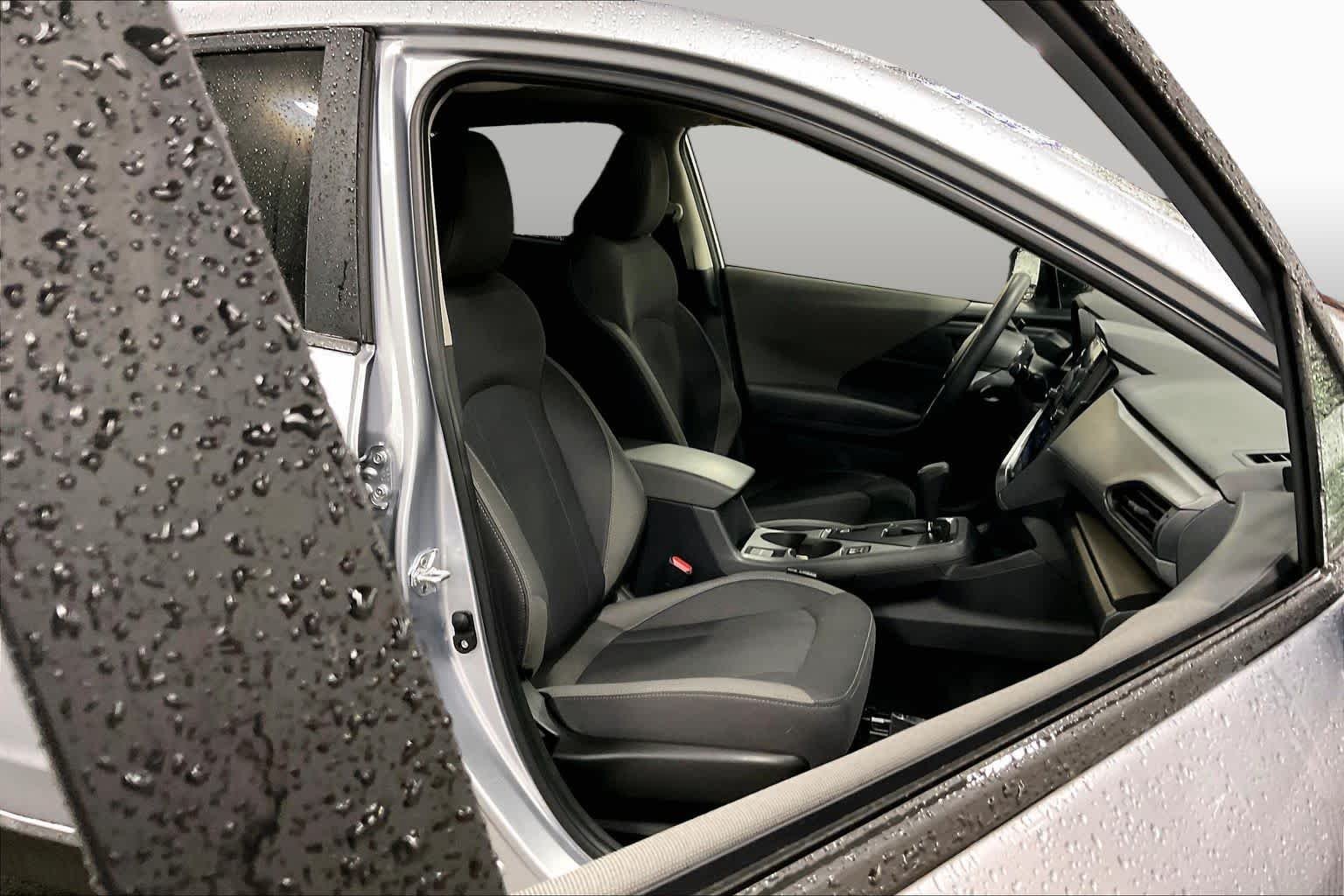 Used 2025 Ice Silver Metallic Subaru Premium image 9