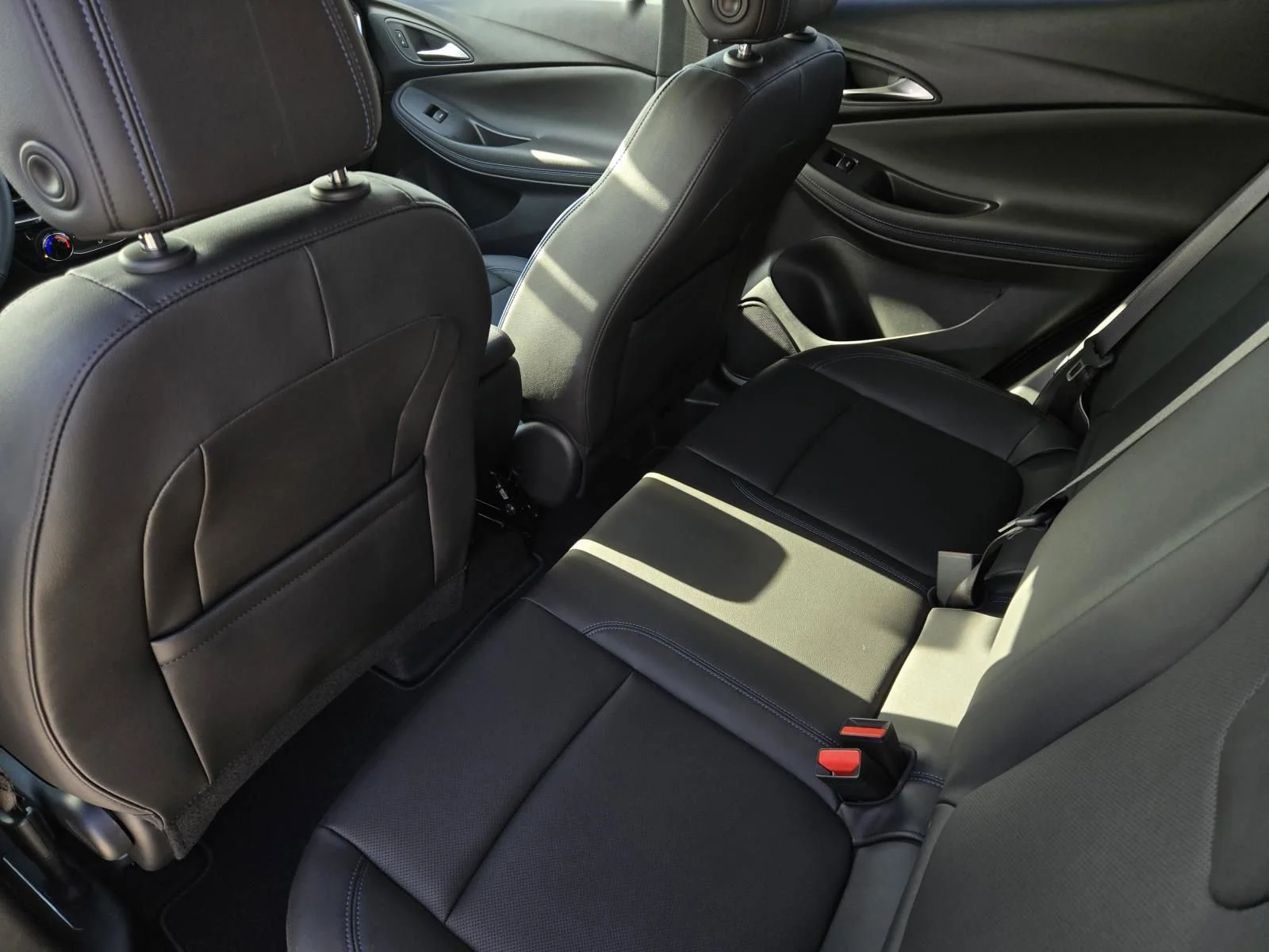 2026 Buick Encore GX Sport Touring - Photo 6