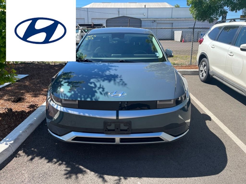 Used 2022 Green Hyundai SEL image 1