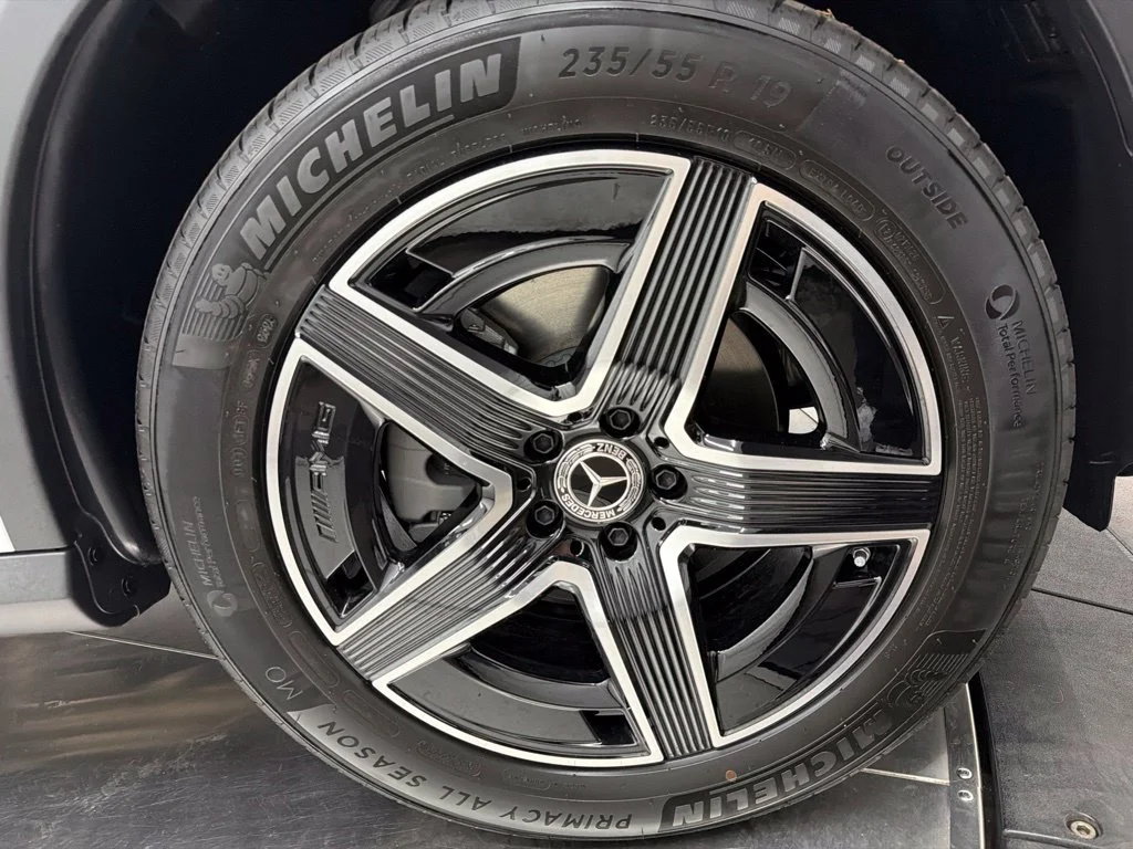 New 2027 White Mercedes-Benz GLC 300 image 10