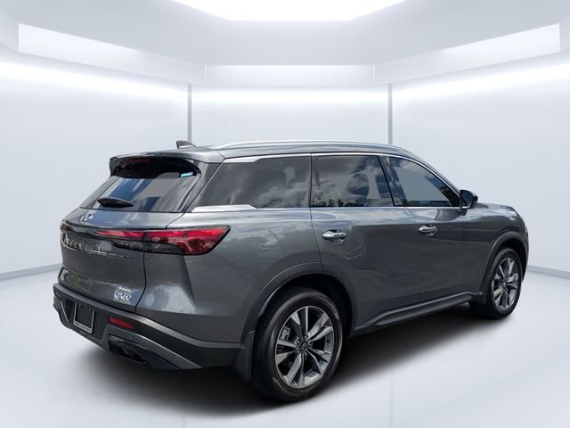 Used 2025 Gray INFINITI LUXE image 3