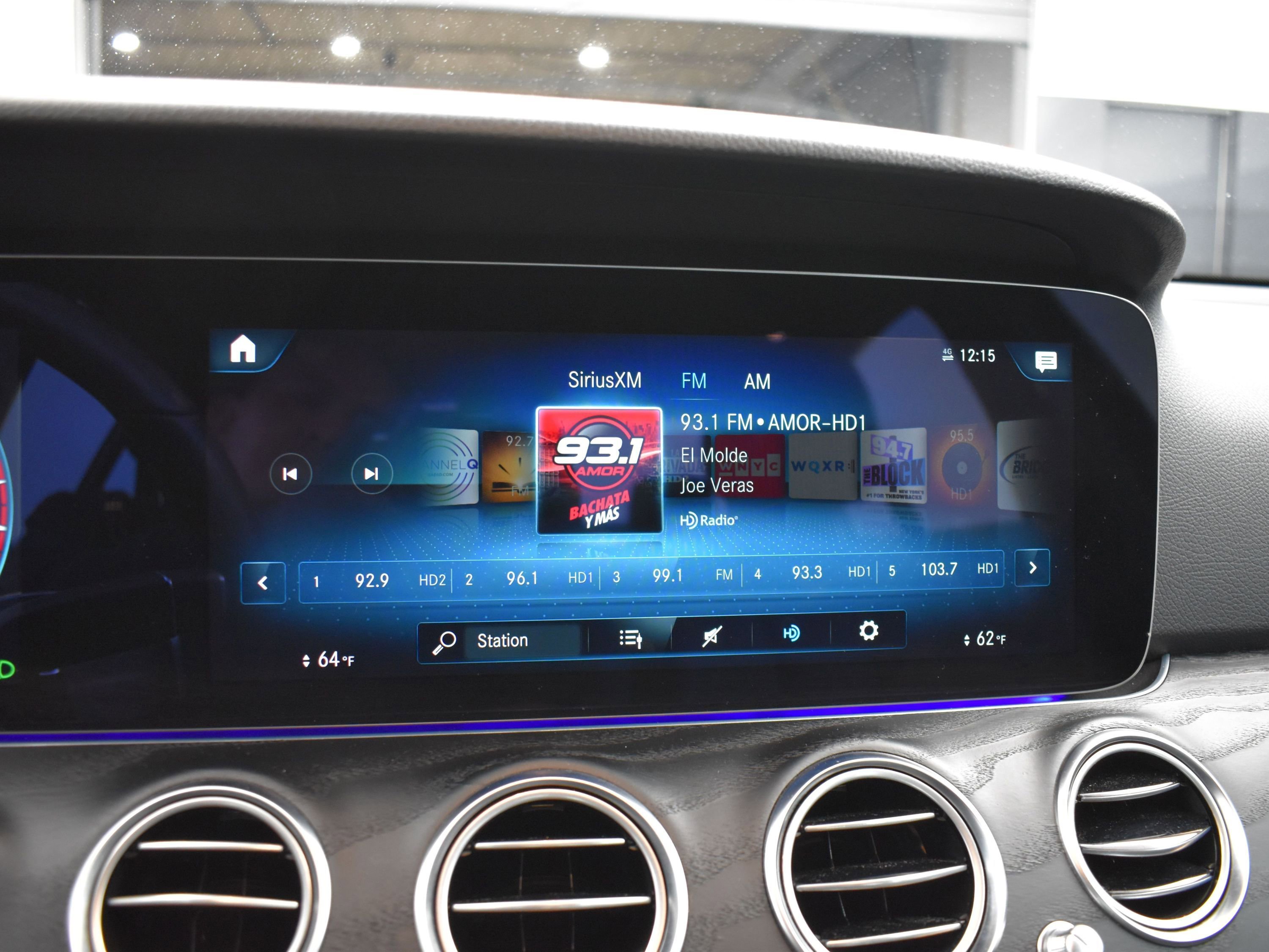 2022 Mercedes-Benz E-Class E350 - Photo 9