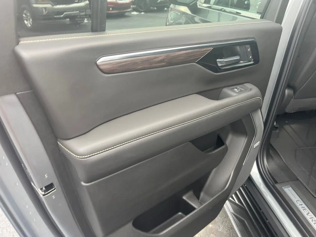 2026 Chevrolet Suburban Premier - Photo 22