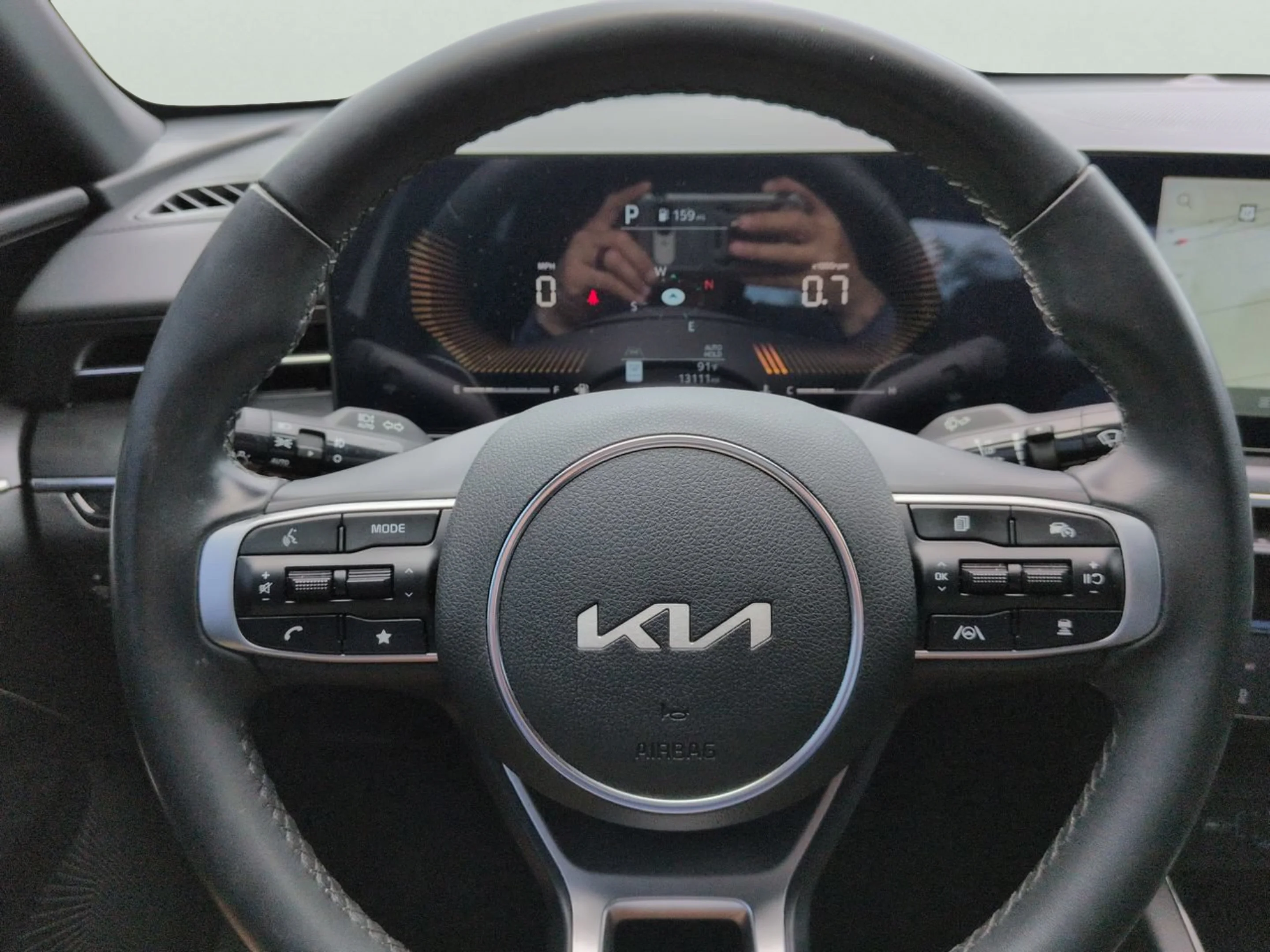 Used 2025 Snow White Pearl Kia GT-Line image 27