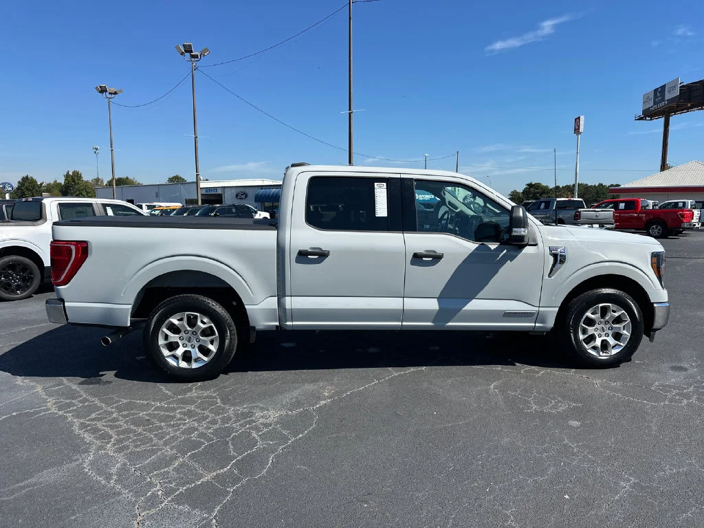 Used 2023 White Ford XLT image 8