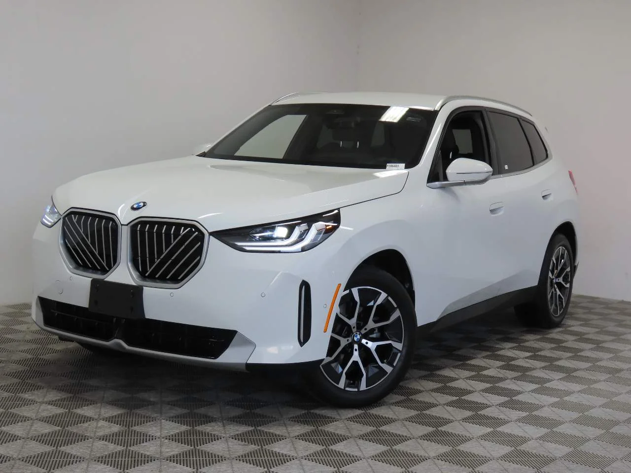 Used 2025 Alpine White BMW 30 xDrive image 1