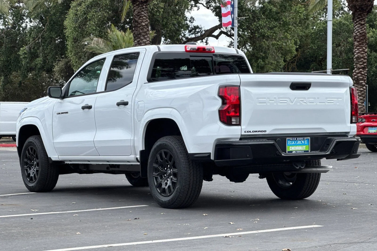 New 2026 Summit White Chevrolet WT image 5