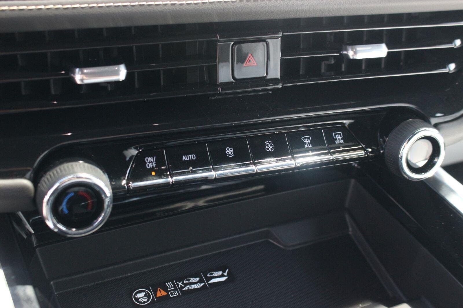 Used 2025 Black Chevrolet Premier image 30