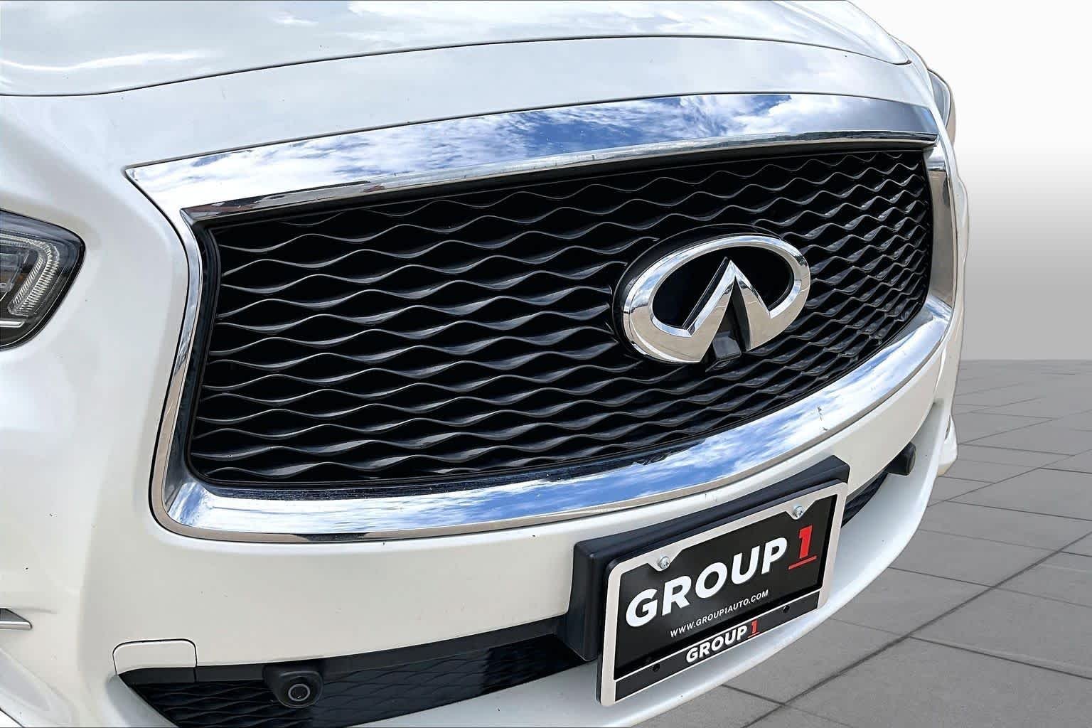 Used 2020 Majestic White INFINITI SIGNATURE EDITION image 30