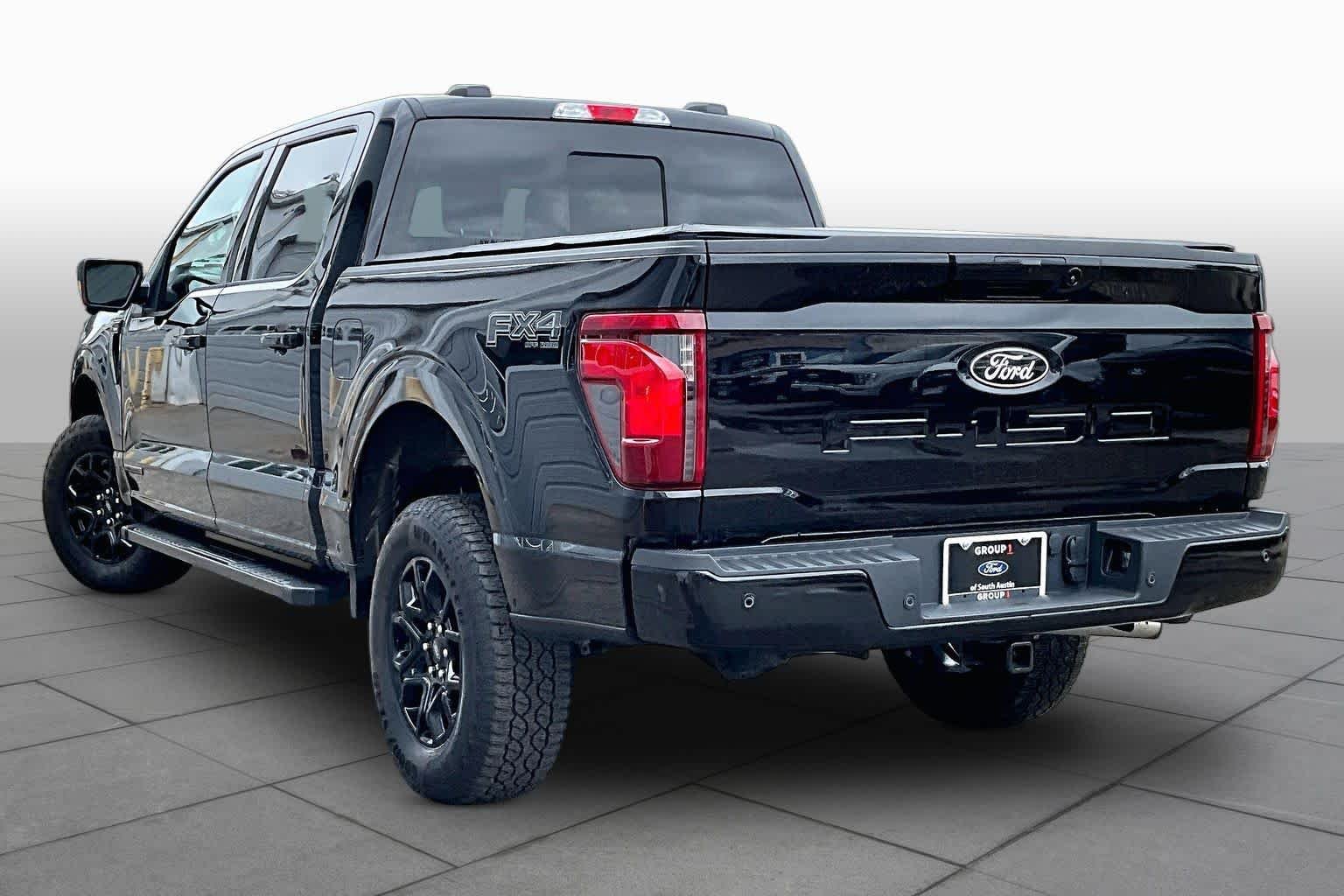 Used 2025 Agate Black Metallic Ford XLT image 6