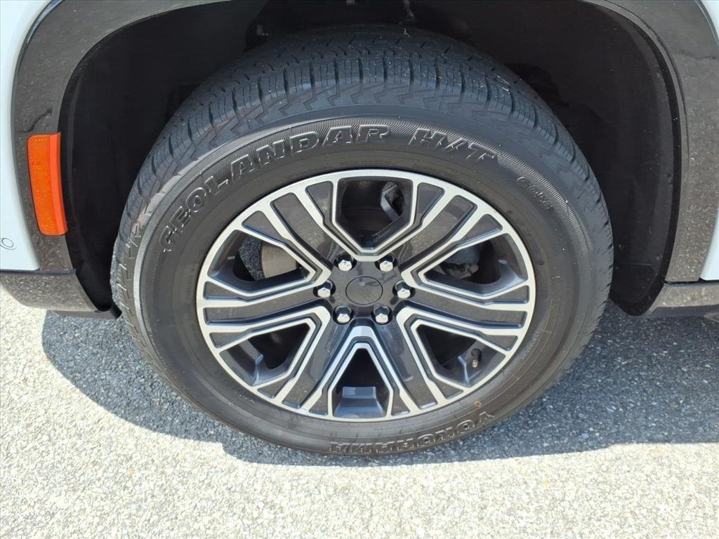 Used 2024 Bright White Clearcoat Jeep Series II image 10