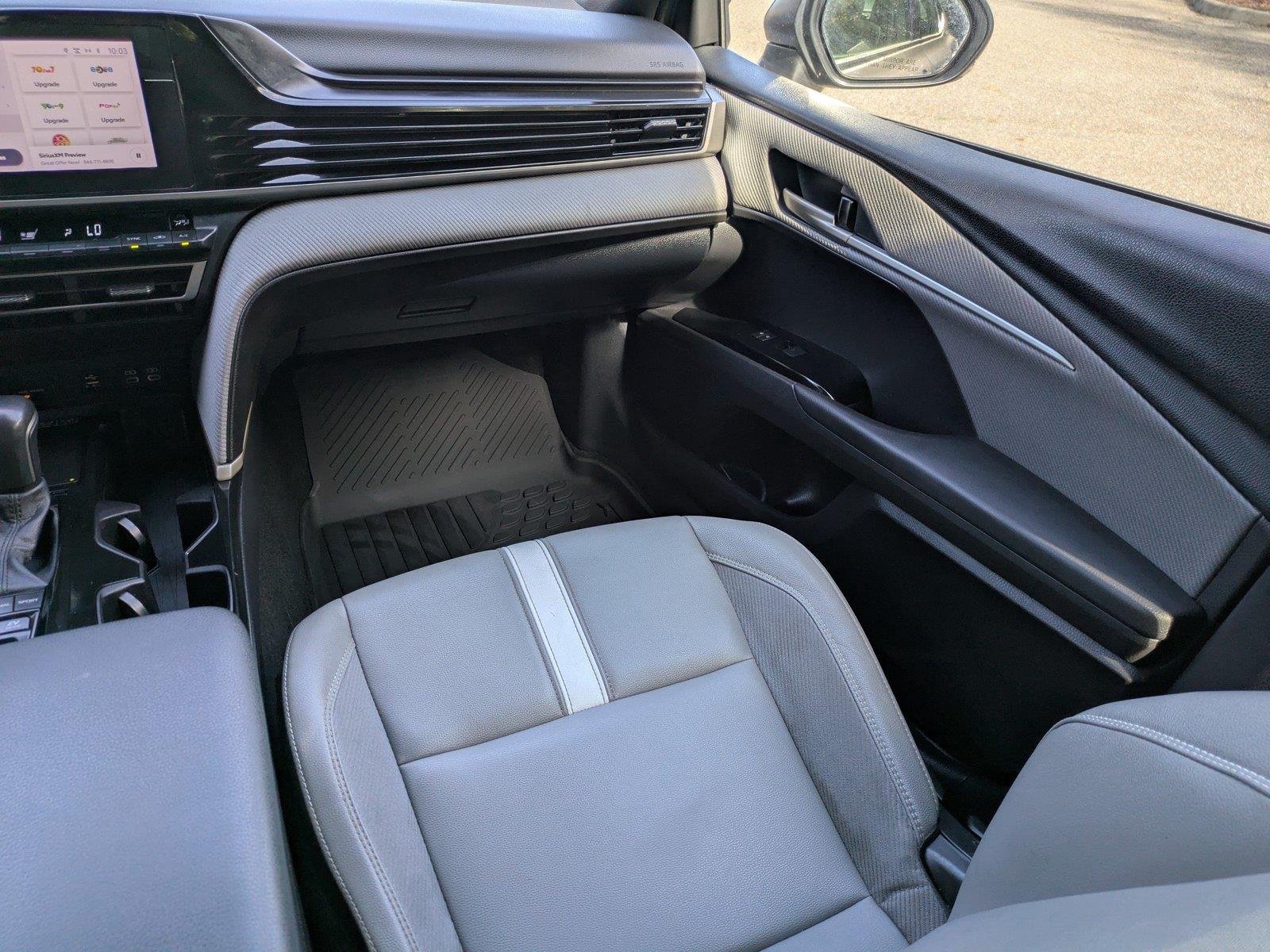 Used 2025  Toyota SE image 16