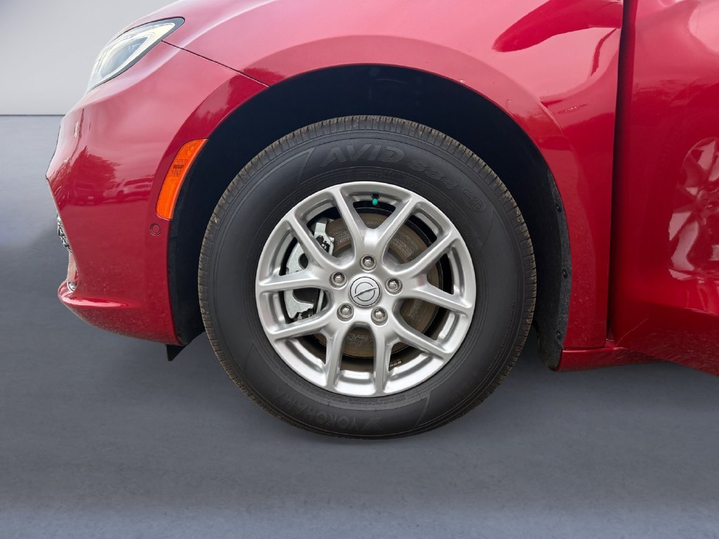 2026 Chrysler Pacifica Select - Photo 11
