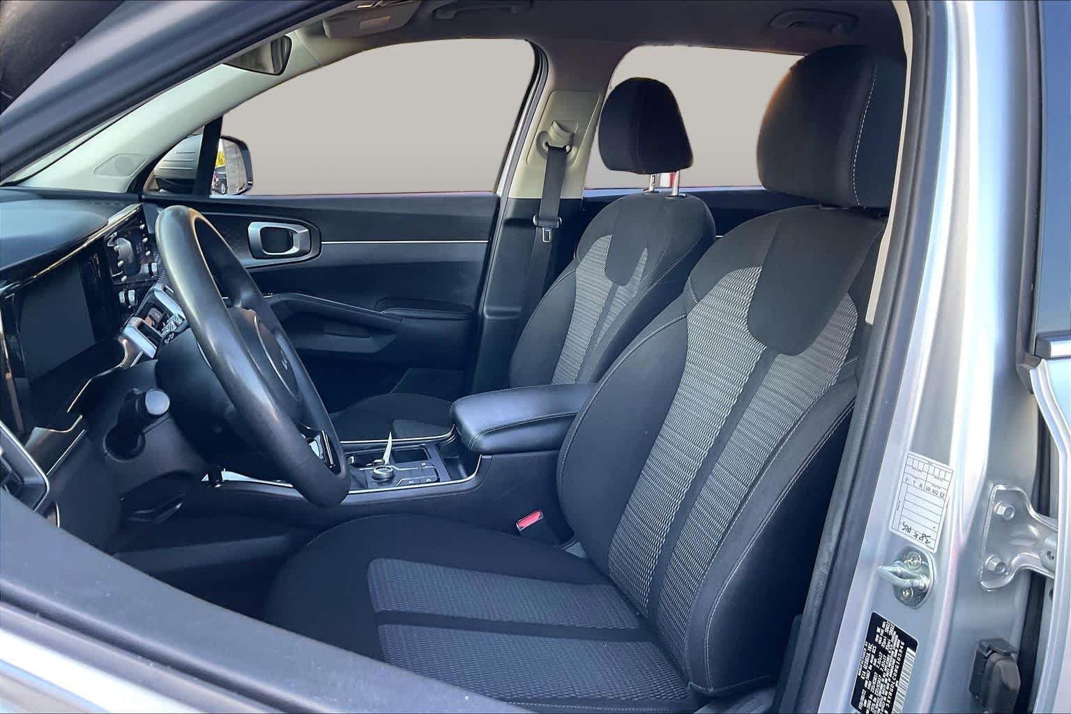 Pre-Owned 2022 Kia Sorento LX