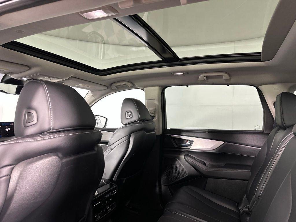Used 2023 Majestic Black Pearl Acura Technology image 23