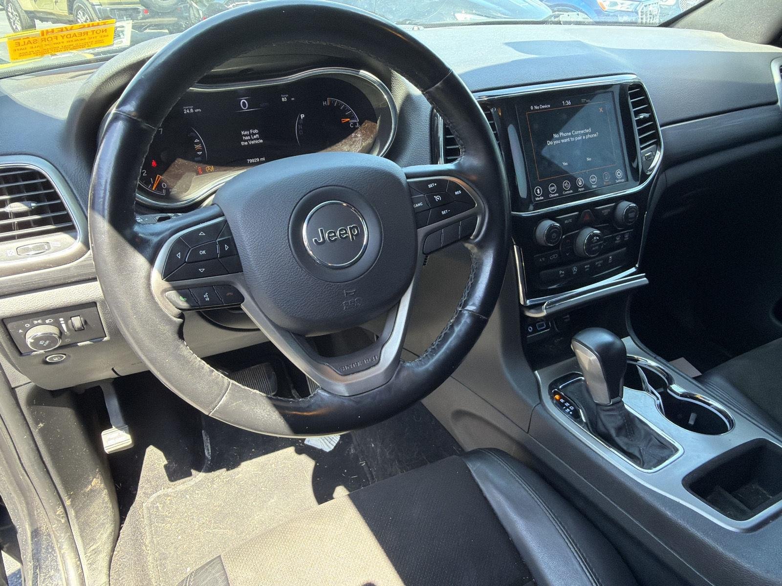 Used 2020 Diamond Black Crystal Pearlcoat Jeep Altitude image 12