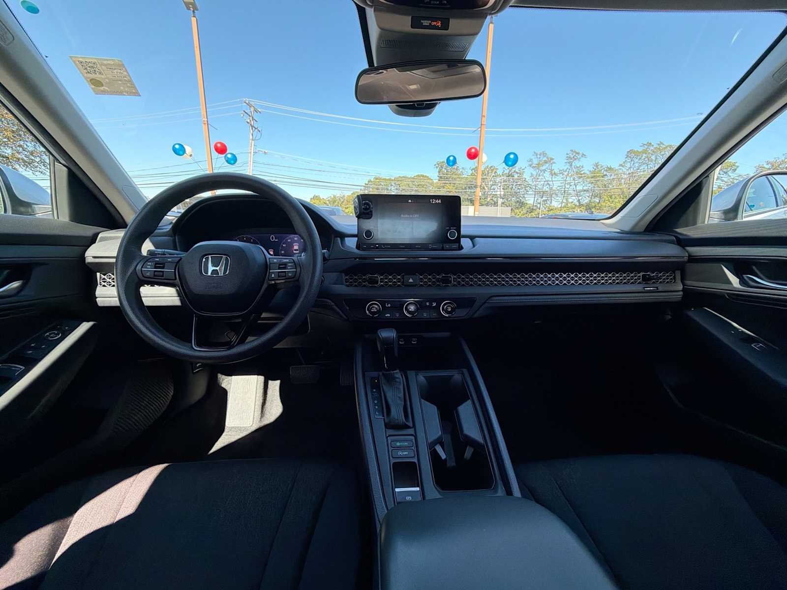 Used 2025 Solar Silver Metallic Honda LX image 20