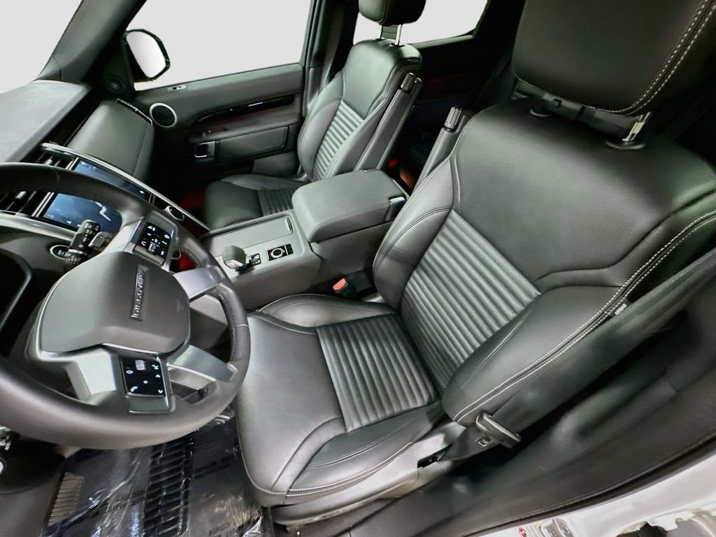 Used 2025 White Land Rover S image 5