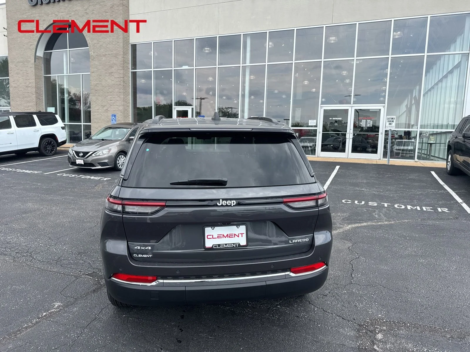 New 2026 Baltic Gray Metallic Clear-Coat Exterior Paint Jeep Laredo X image 7