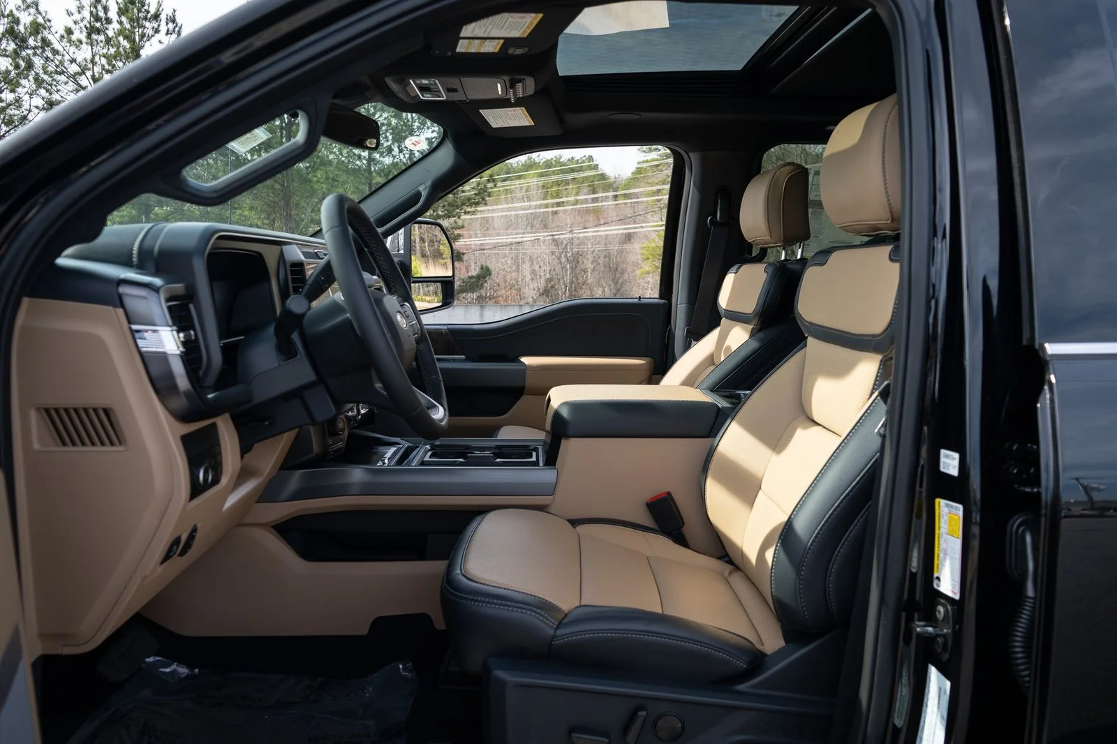 New 2026 Agate Black Metallic Ford F-350® Lariat® image 23