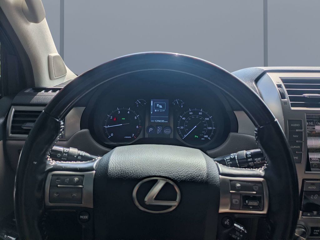 Used 2018 Gray Lexus 460 image 29
