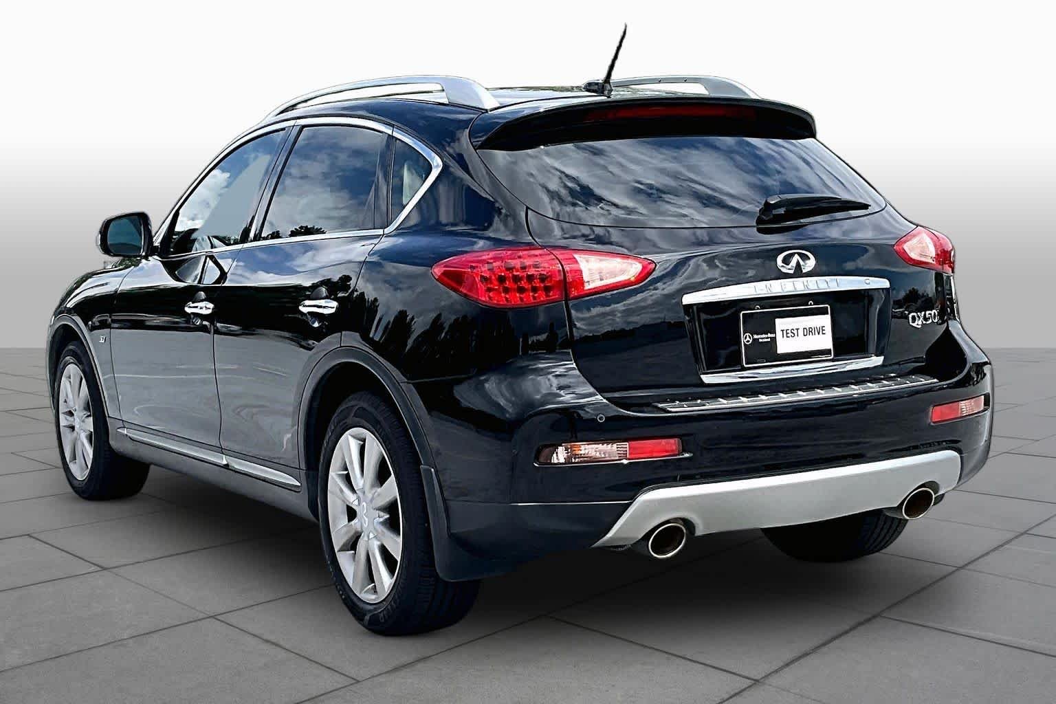Used 2017 Black Obsidian INFINITI  image 11