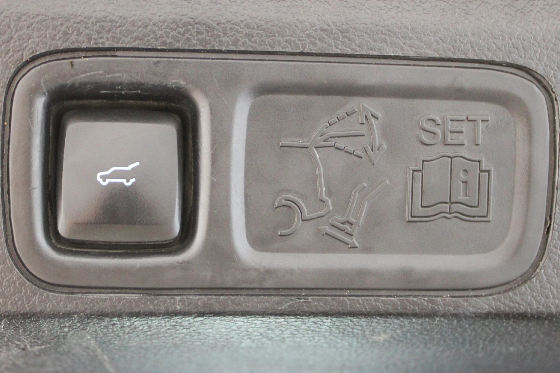 Used 2020 AGATE BLACK METALLIC Ford XLT 4x2 image 24