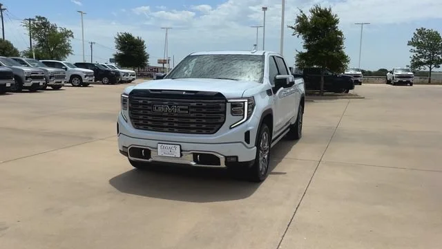 New 2026 Glacier White Tricoat GMC Denali Ultimate image 4
