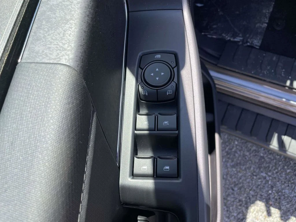 New 2026 Carbonized Gray Metallic Ford XLT image 16