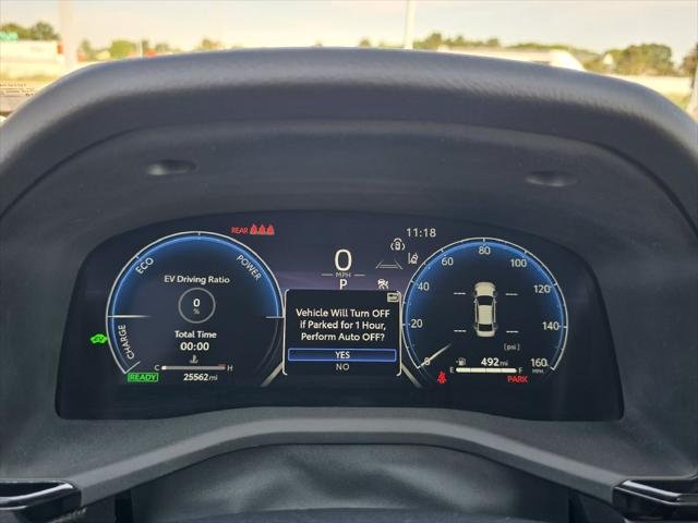 Certified Used 2025 WIND CHILL PEARL Toyota  image 29